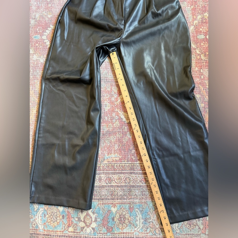 Abercrombie&Fitch Women’s Medium Curve Love Vegan Leather Pleated Sloan Trousers - Picture 4 of 10